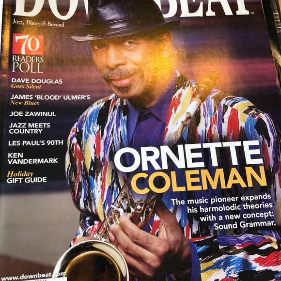 Vintage Acoustic Guitar & Down Beat Magazines - Picture 8 of 15